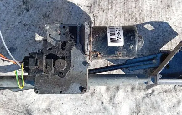 Citroen C4 I Wiper motor 404638 2107B