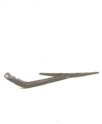 Mitsubishi Outlander Rear wiper blade arm