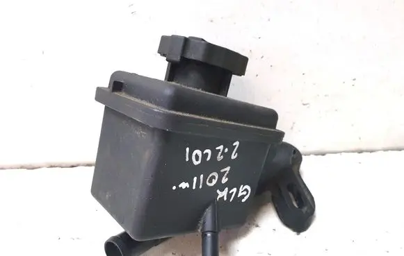 Mercedes-Benz GLK (X204) Power steering fluid tank/reservoir A2044660102