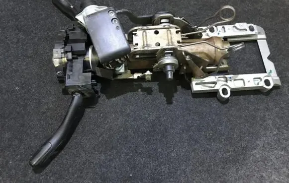 Volkswagen PASSAT B5 Steering wheel axle 3b1419502