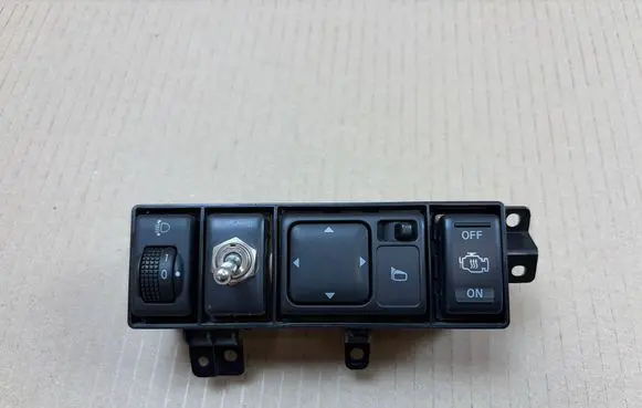 Nissan King Cab, Navara Wing mirror switch