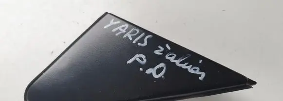Toyota Yaris Front door glass trim molding