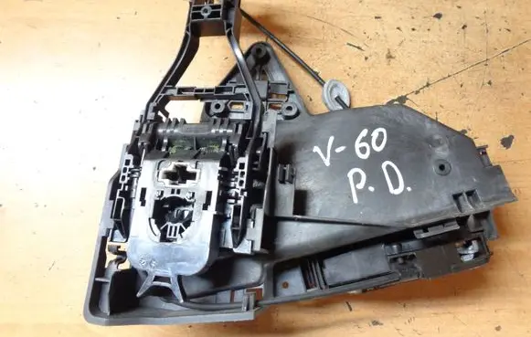 Volvo V60 Front door lock 31301740