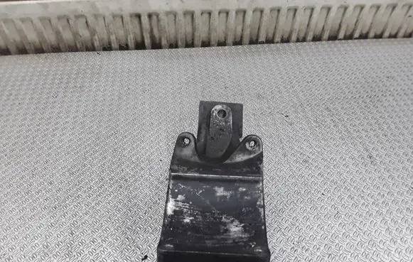 Mercedes-Benz ML W163 Engine mounting bracket