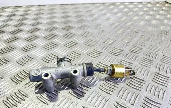 Toyota Previa (XR30, XR40) II Clutch slave cylinder 