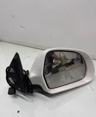 Skoda Octavia Mk2 (1Z) Front door electric wing mirror A046767 E1020989