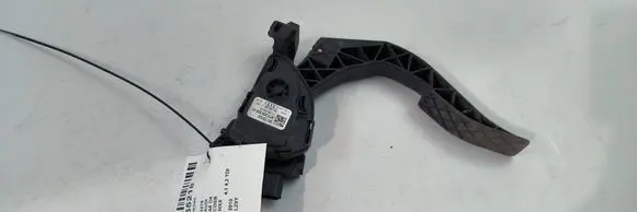 Audi A8 S8 D4 4H Accelerator throttle pedal 4H1927731 0L0D4011