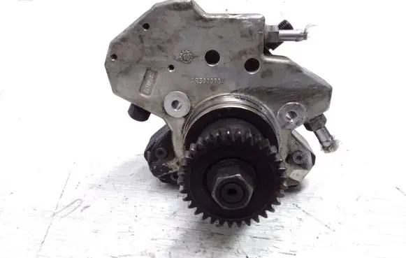 Mercedes-Benz ML W164 Fuel injection high pressure pump A6420700801 0445010210 A6420103243