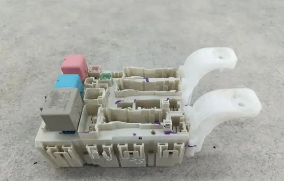 Toyota Prius (NHW20) Fuse box set 8273047290
