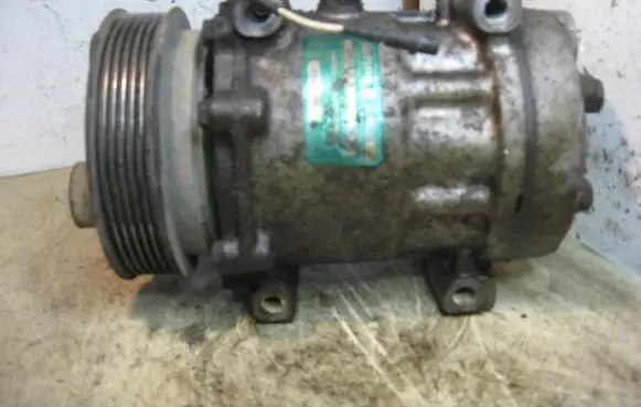 Renault Laguna I Air conditioning (A/C) compressor (pump) 7700861971F 22TD SD7H15