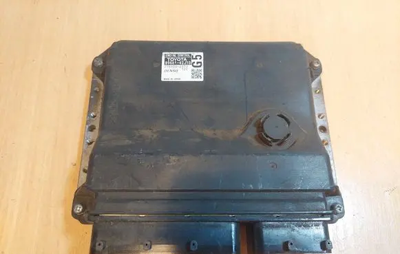 Toyota RAV 4 (XA30) Engine control unit/module ECU 89661-42J10 275900-0372