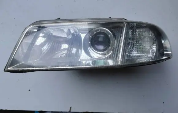 Audi A4 S4 B5 8D Headlight/headlamp 8D0941003AK
