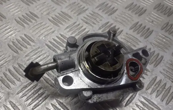 Peugeot 307 Vacuum pump 9637413980