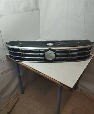 Volkswagen PASSAT B7 USA Front grill 561853653C 80198015