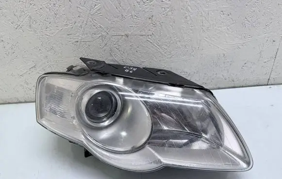 Volkswagen PASSAT B6 Headlight/headlamp 3C0941006S