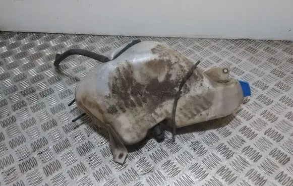 Audi RS6 Windshield washer fluid reservoir/tank 4B0955453