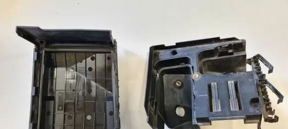 Volkswagen PASSAT B6 Fuse box cover 1K0937132F 1K0907361