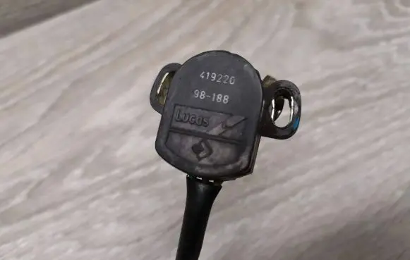 Fuel pressure sensor