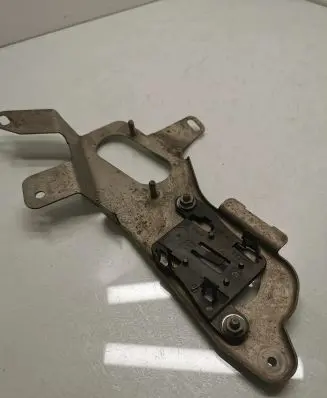 BMW X3 G01 Oil filter mounting bracket 8570053