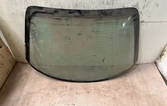 Opel Omega B2 Rear windscreen/windshield window 