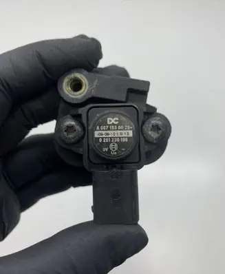 Mercedes-Benz E W212 Air pressure sensor A0071530028 0261230196