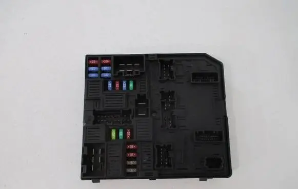 Renault Kadjar Fuse box set 284B69501R