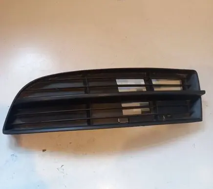 Volkswagen Touran I Front bumper lower grill 1T0853665