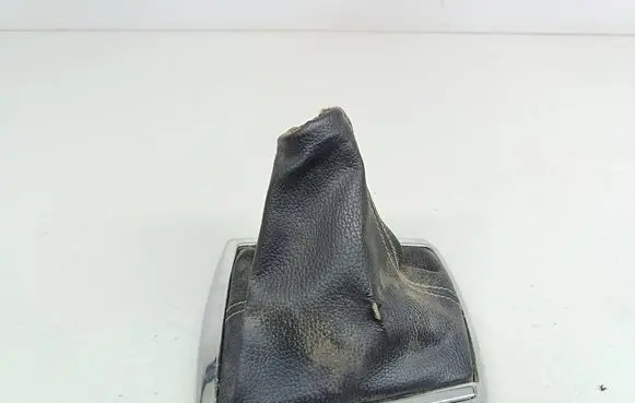 Toyota Corolla Verso E121 Gear shifter surround trim plastic 58842