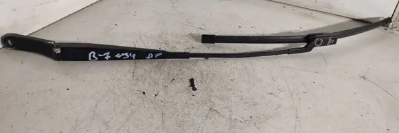Volkswagen PASSAT B7 Front wiper blade arm
