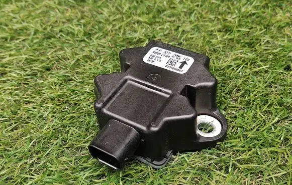 Hyundai Santa Fe ESP acceleration yaw rate sensor 956902B100