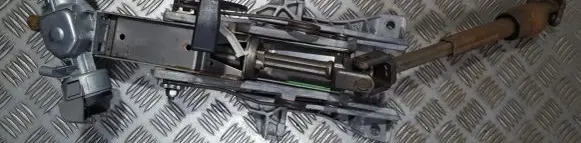 Ford Focus Steering wheel axle 4M513C629GC 4M51-3C629-GC