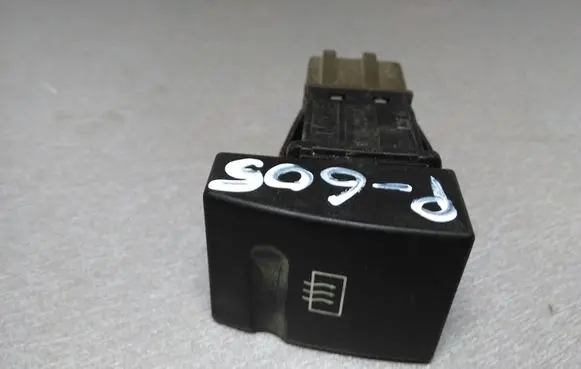 Peugeot 605 Windscreen/window heater switch 03952