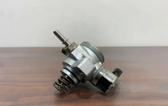 Subaru Forester SK Fuel injection high pressure pump 2961000640 16625AA20 05E11