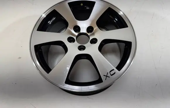 Volvo XC70 R17 alloy rim