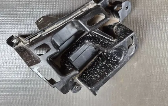 Peugeot 208 II Rear bumper mounting bracket 9823209480