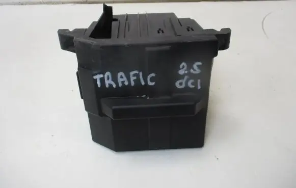 Opel Vivaro Fuse box cover