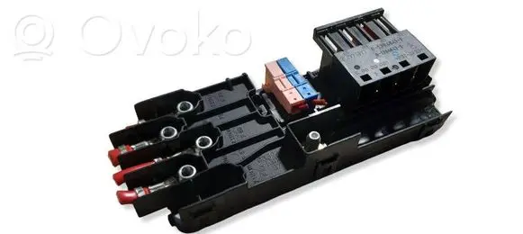 Mercedes-Benz CLS C219 Fuse module 013948421 013948411 0000031