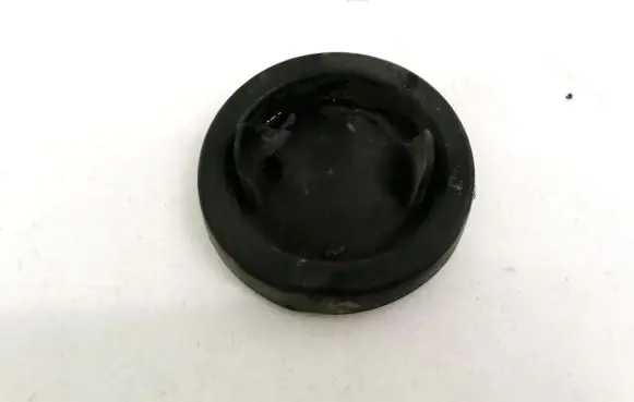 Skoda Octavia Mk2 (1Z) Headlight/headlamp dust cover