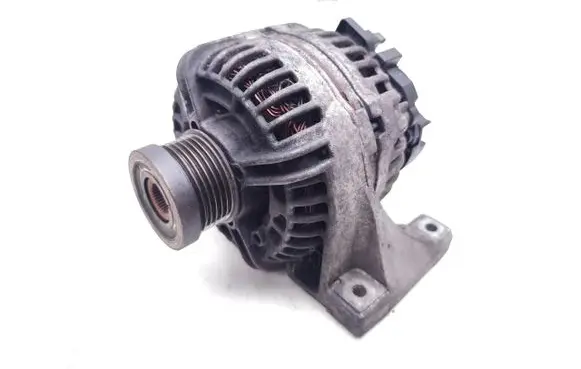 Volvo XC90 Generator/alternator 30667787 0124525060