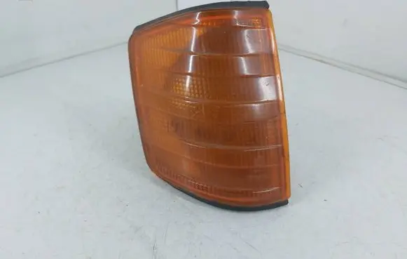 Mercedes-Benz 190 W201 Front indicator light 1305232035 82005421