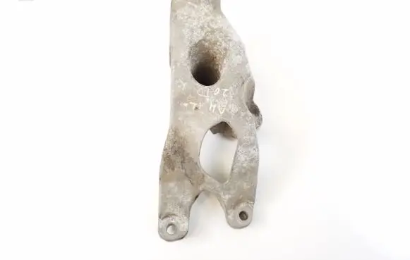Audi A4 S4 B8 8K Engine mounting bracket 8K0199307