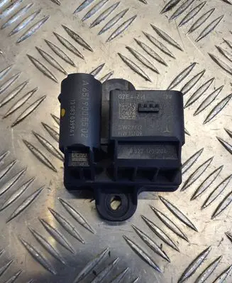 Mercedes-Benz C W204 Glow plug pre-heat relay A6519005502 13083039941