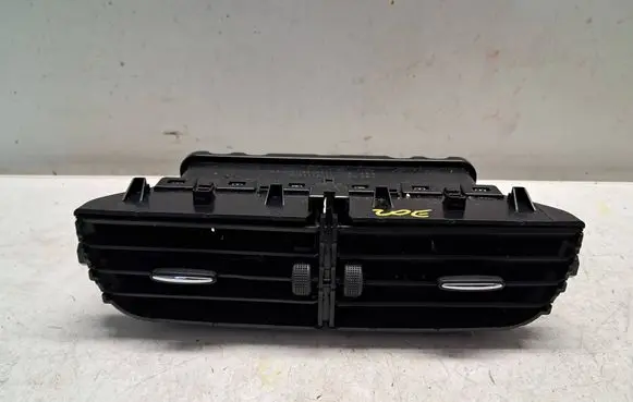 Renault Zoe Dashboard air vent grill cover trim 687508859R 687507764R