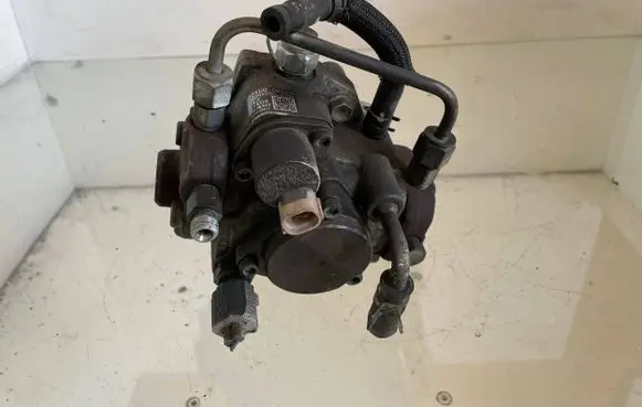 Toyota Corolla Verso AR10 Fuel injection high pressure pump 221000R020 HU2940000306