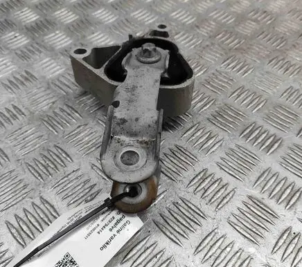 Mercedes-Benz CLA C117 X117 W117 Engine mount bracket A2462400809
