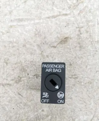 Passenger airbag on/off switch