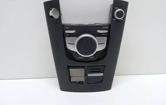 Head unit multimedia control