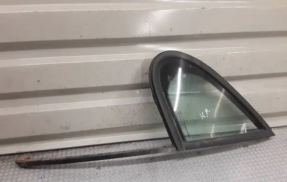 Peugeot 207 Rear vent window glass 