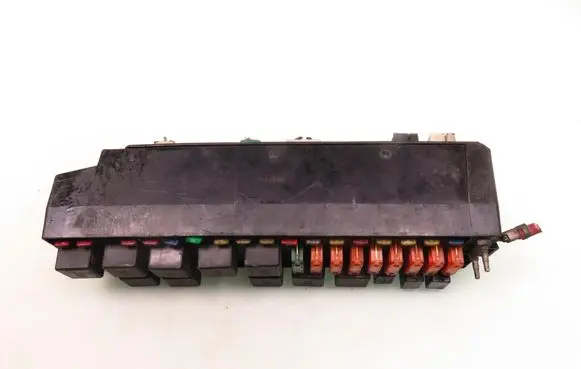 Chrysler Voyager Fuse box set 04707893AB