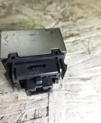 Nissan X-Trail T30 Other switches/knobs/shifts 3725U